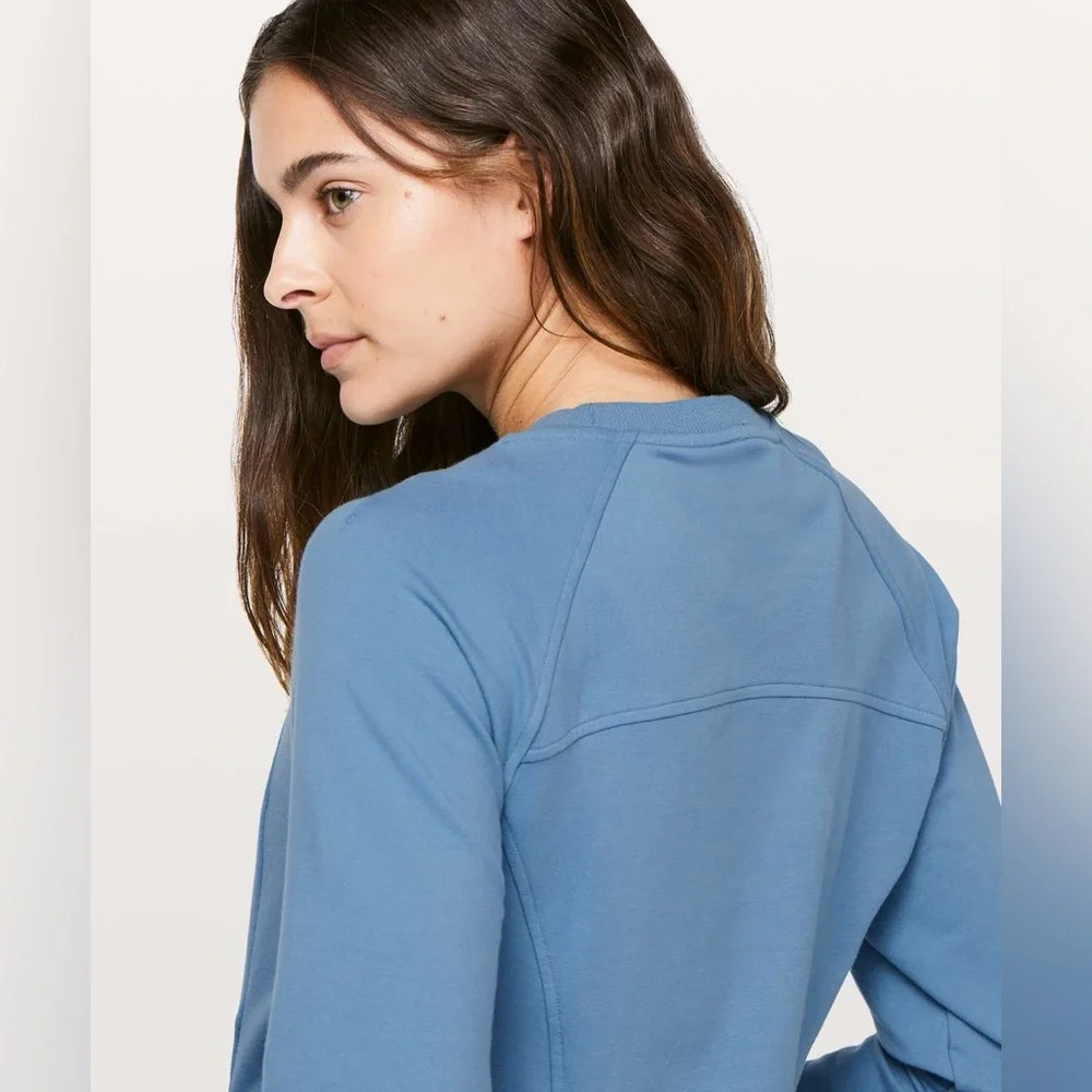 Lululemon Scuba Crew Utility Blue Size 8 Sweatshirt Long Medium Top - Picture 4 of 9